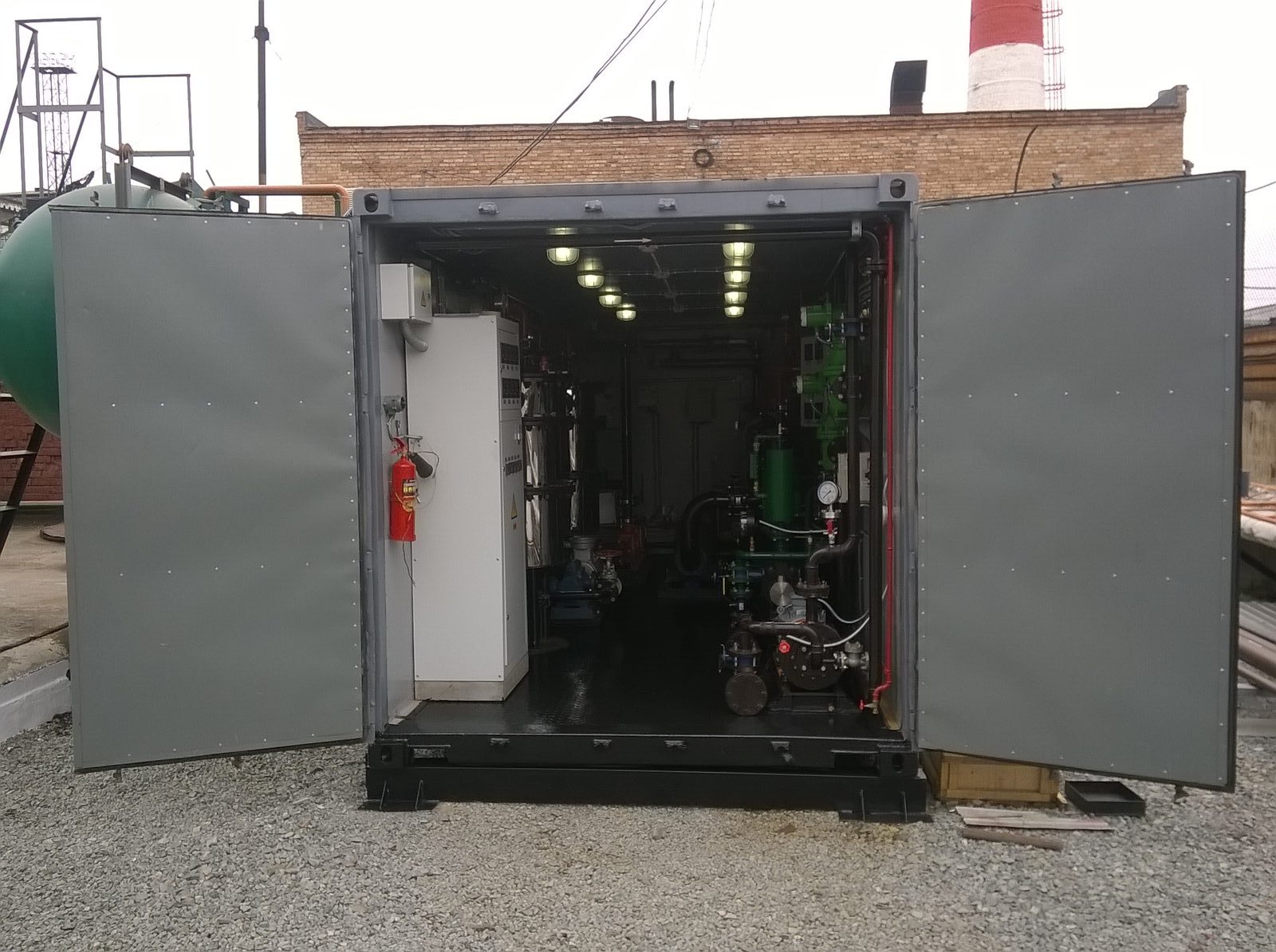 Fuel oil pumping & heating unit for low temperatures